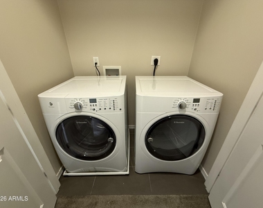 421 W 6th Street - Photo Thumbnail 16