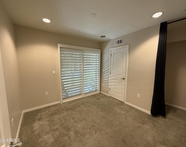 421 W 6th Street - Photo Thumbnail 21