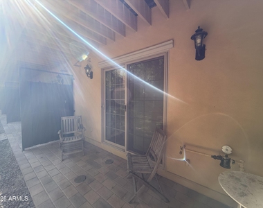 421 W 6th Street - Photo Thumbnail 24