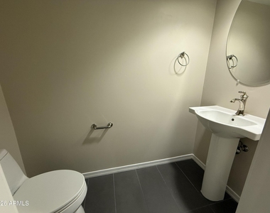 421 W 6th Street - Photo Thumbnail 23
