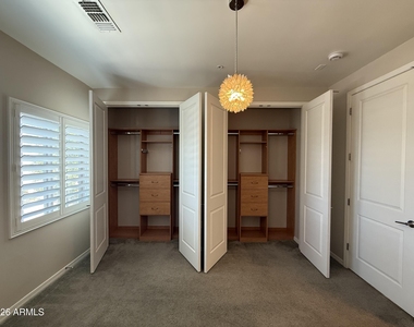 421 W 6th Street - Photo Thumbnail 13