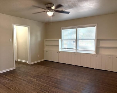 4718 Normandy Road - Photo Thumbnail 12