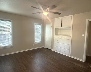 4718 Normandy Road - Photo Thumbnail 7