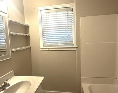 4718 Normandy Road - Photo Thumbnail 10