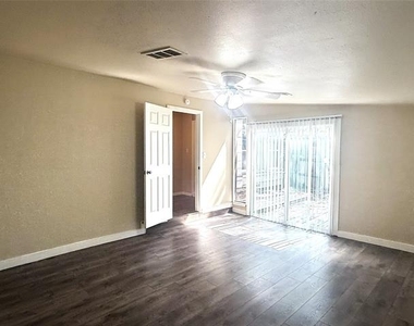 4718 Normandy Road - Photo Thumbnail 5