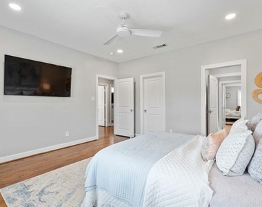 6011 Goodwin Avenue - Photo Thumbnail 30