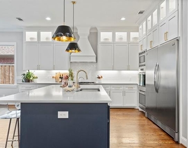 6011 Goodwin Avenue - Photo Thumbnail 11