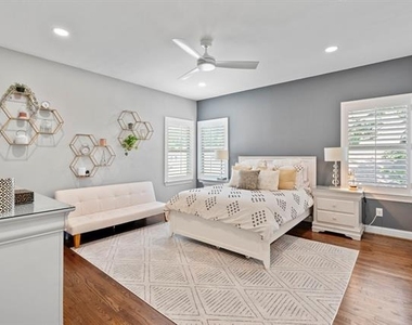6011 Goodwin Avenue - Photo Thumbnail 25