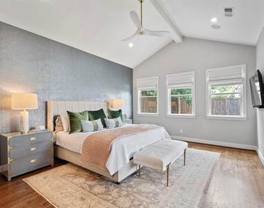 6011 Goodwin Avenue - Photo Thumbnail 17