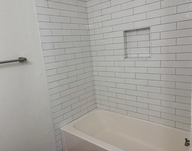 522 Woodhurst Drive - Photo Thumbnail 13