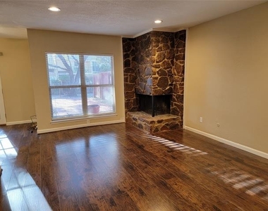 2908 Shady Lake Circle - Photo Thumbnail 6