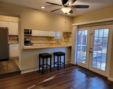 2908 Shady Lake Circle - Photo Thumbnail 3