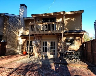 2908 Shady Lake Circle - Photo Thumbnail 2