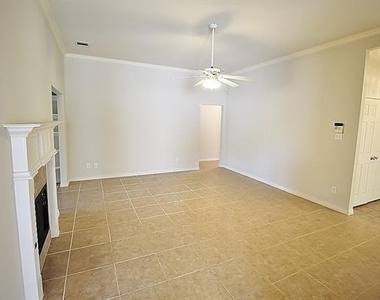 809 Foxwood Lane - Photo Thumbnail 9