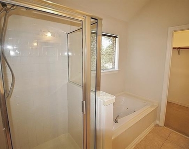809 Foxwood Lane - Photo Thumbnail 17