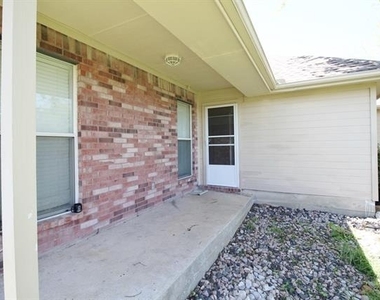 809 Foxwood Lane - Photo Thumbnail 24