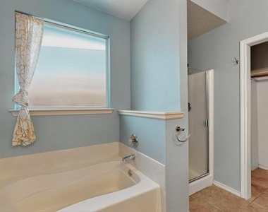 165 Hirth Drive - Photo Thumbnail 18