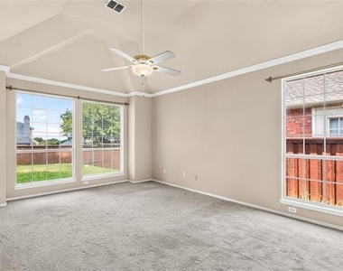 4325 Boca Raton Drive - Photo Thumbnail 10