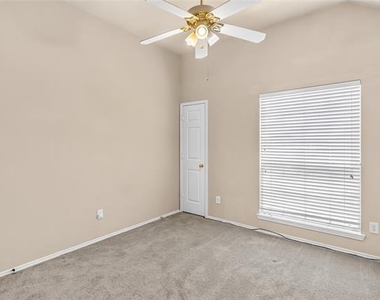 4325 Boca Raton Drive - Photo Thumbnail 16