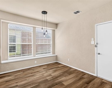 4325 Boca Raton Drive - Photo Thumbnail 7
