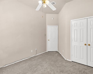 4325 Boca Raton Drive - Photo Thumbnail 18