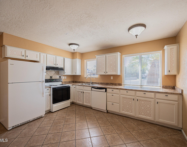2130 W Cortez Avenue - Photo Thumbnail 10