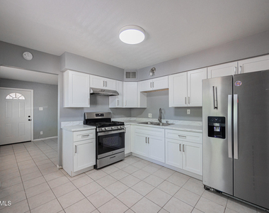 1721 E Sheridan Street - Photo Thumbnail 6