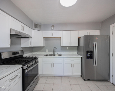 1721 E Sheridan Street - Photo Thumbnail 7