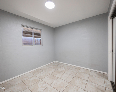 1721 E Sheridan Street - Photo Thumbnail 8