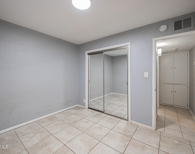1721 E Sheridan Street - Photo Thumbnail 9