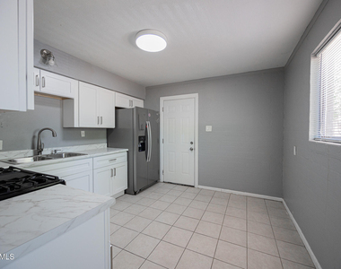 1721 E Sheridan Street - Photo Thumbnail 5