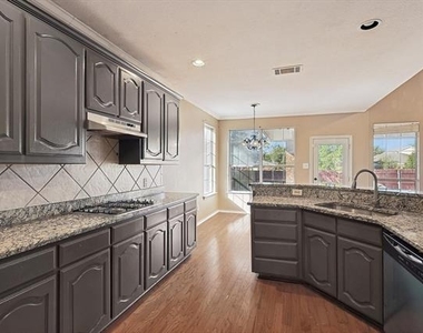 8837 Sunset Trace Drive - Photo Thumbnail 8