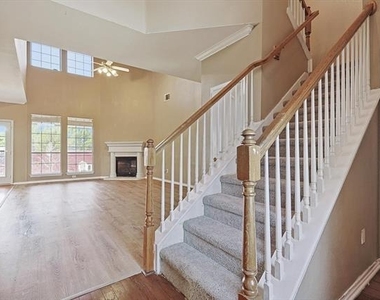 8837 Sunset Trace Drive - Photo Thumbnail 4
