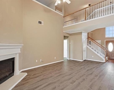 8837 Sunset Trace Drive - Photo Thumbnail 7