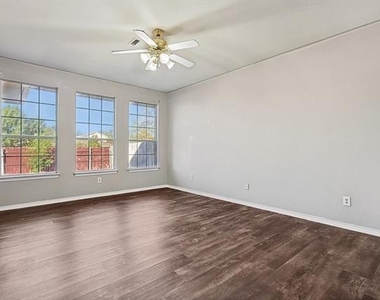 8837 Sunset Trace Drive - Photo Thumbnail 13