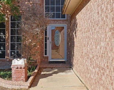 8837 Sunset Trace Drive - Photo Thumbnail 2