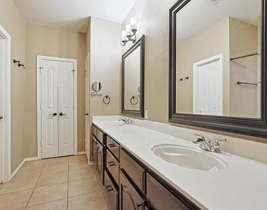 8837 Sunset Trace Drive - Photo Thumbnail 15