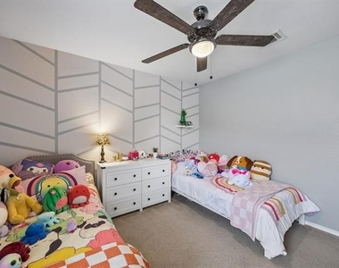 3216 Overstreet Lane - Photo Thumbnail 12