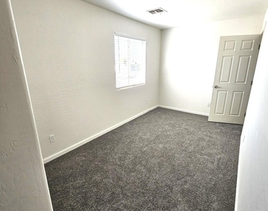 1429 S 15th Avenue - Photo Thumbnail 5
