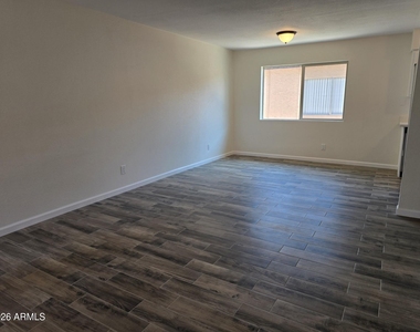 715 N Arrowhead Drive - Photo Thumbnail 5