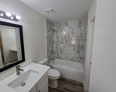715 N Arrowhead Drive - Photo Thumbnail 10