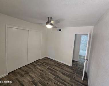 715 N Arrowhead Drive - Photo Thumbnail 9