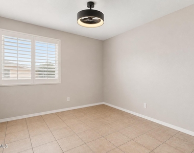 4212 W Vista Avenue - Photo Thumbnail 12