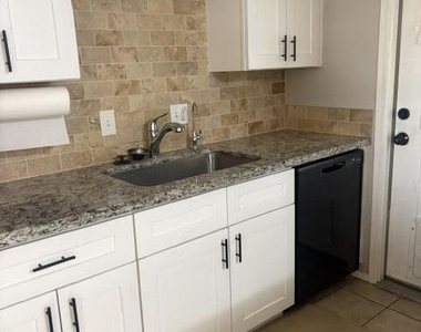 4212 W Vista Avenue - Photo Thumbnail 25