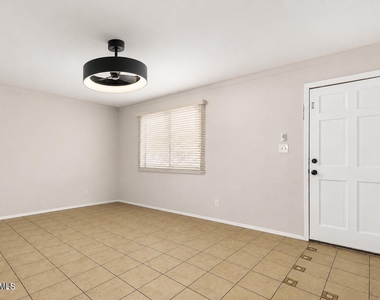 4212 W Vista Avenue - Photo Thumbnail 29