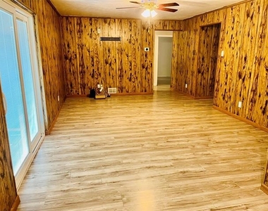 601 Bentwood Drive - Photo Thumbnail 2