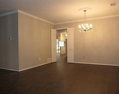 6315 Rincon Way - Photo Thumbnail 5