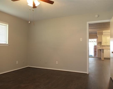 6315 Rincon Way - Photo Thumbnail 12
