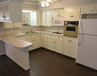 6315 Rincon Way - Photo Thumbnail 9