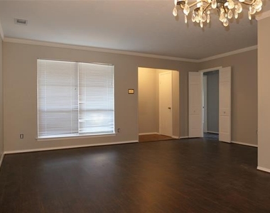 6315 Rincon Way - Photo Thumbnail 4